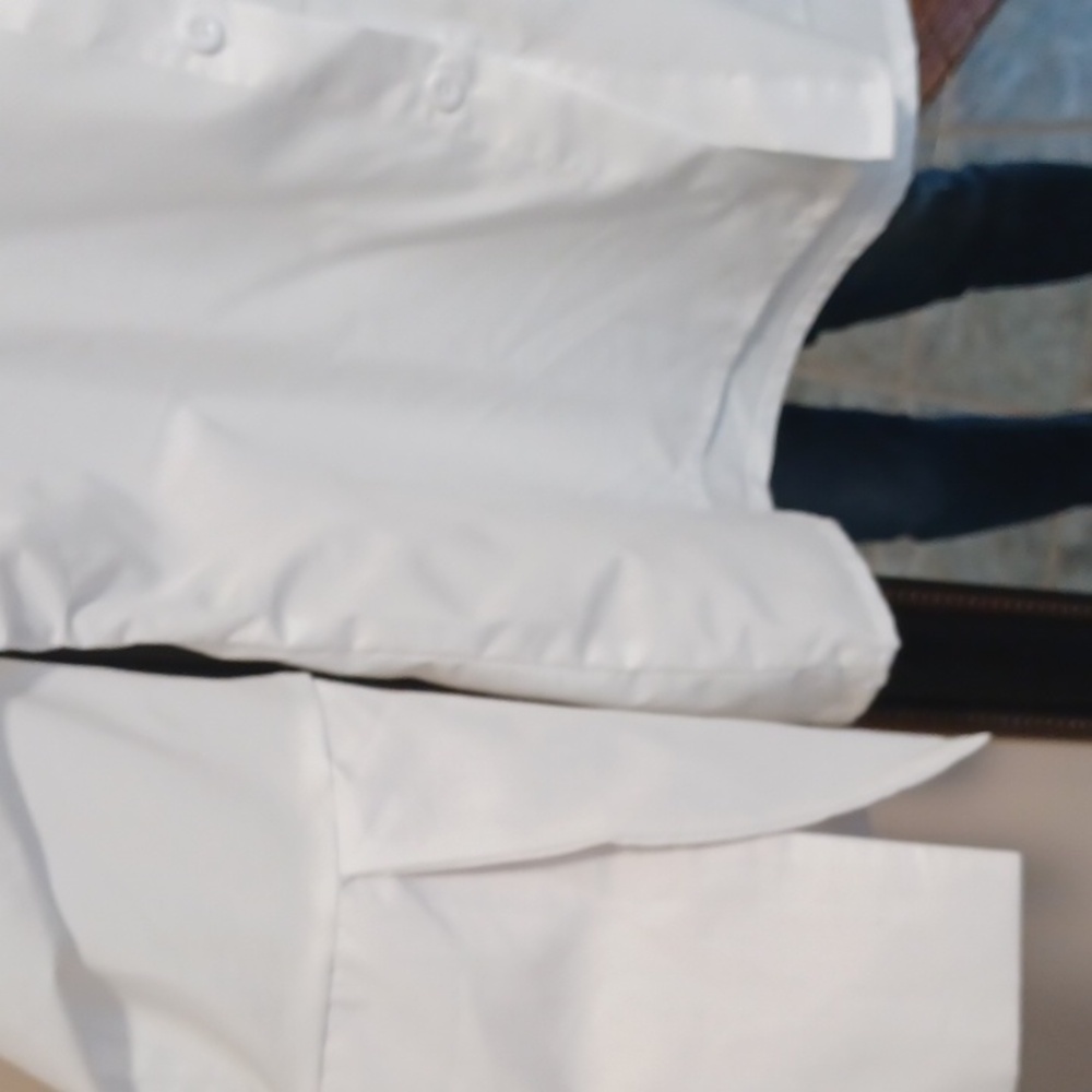 White Button Blouse w/French Style Split Sleeve - Picture 3 of 6